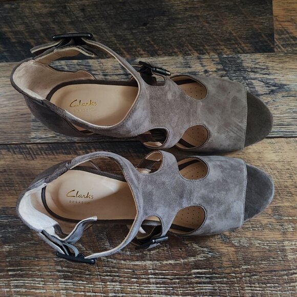 Clarks Women's Artisan Deloria Kay Taupe Sandal Heels Size 9 - Picture 4 of 8